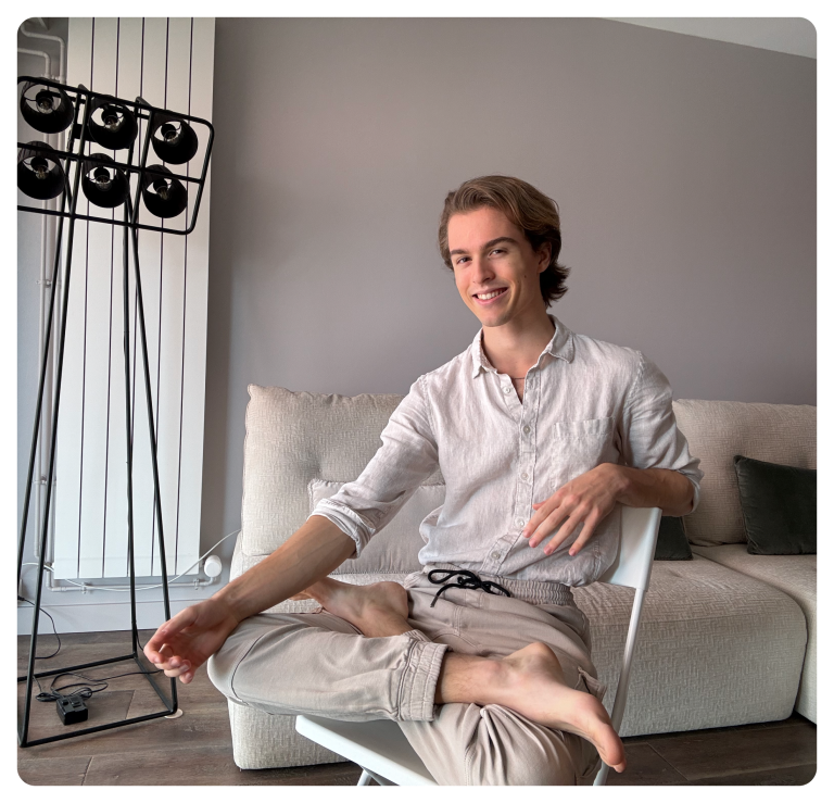 Jul seated and smiling - yoga.men